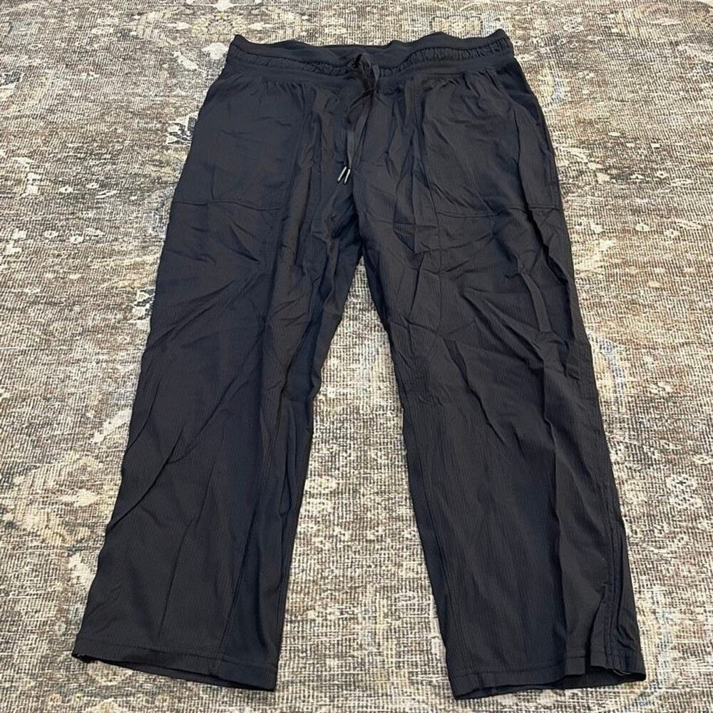 Lululemon Womens 12 Black Dance Studio Mid-Rise Crop Pants